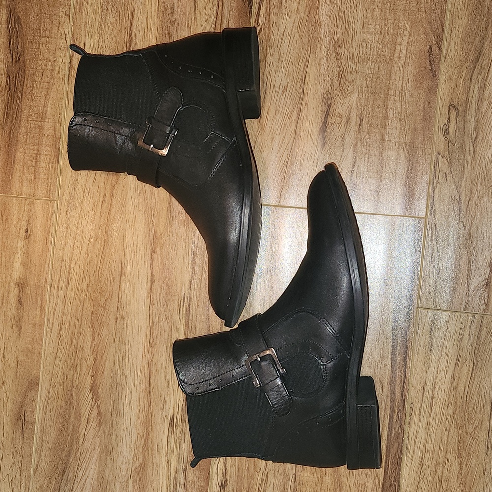 Black Genuine Leather Ankle Boots, size 6